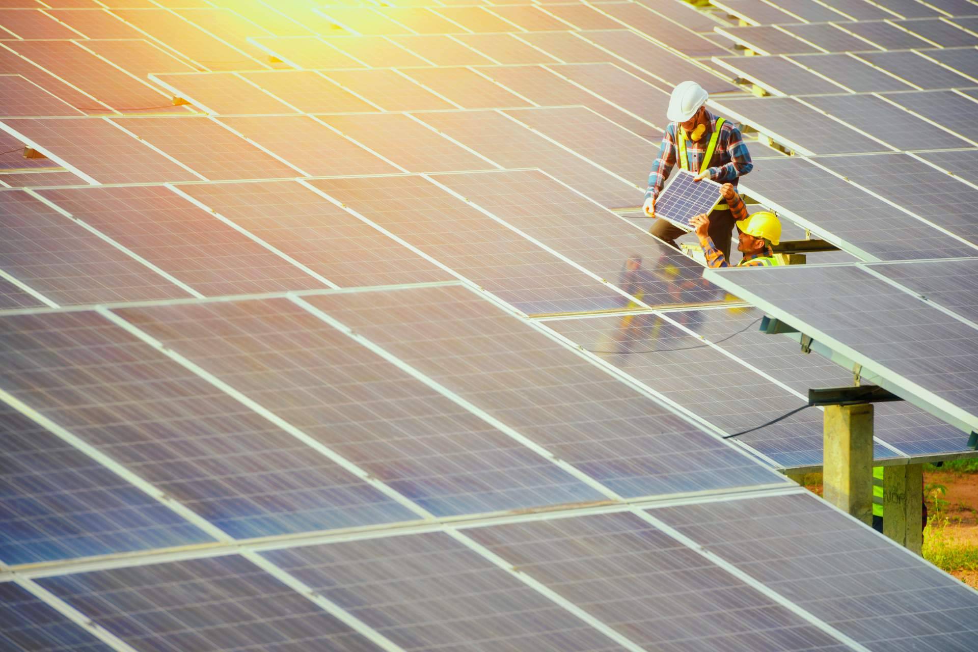 EXS Inmobiliaria y los beneficios de los terrenos de gran extensión para la generación de energías limpias