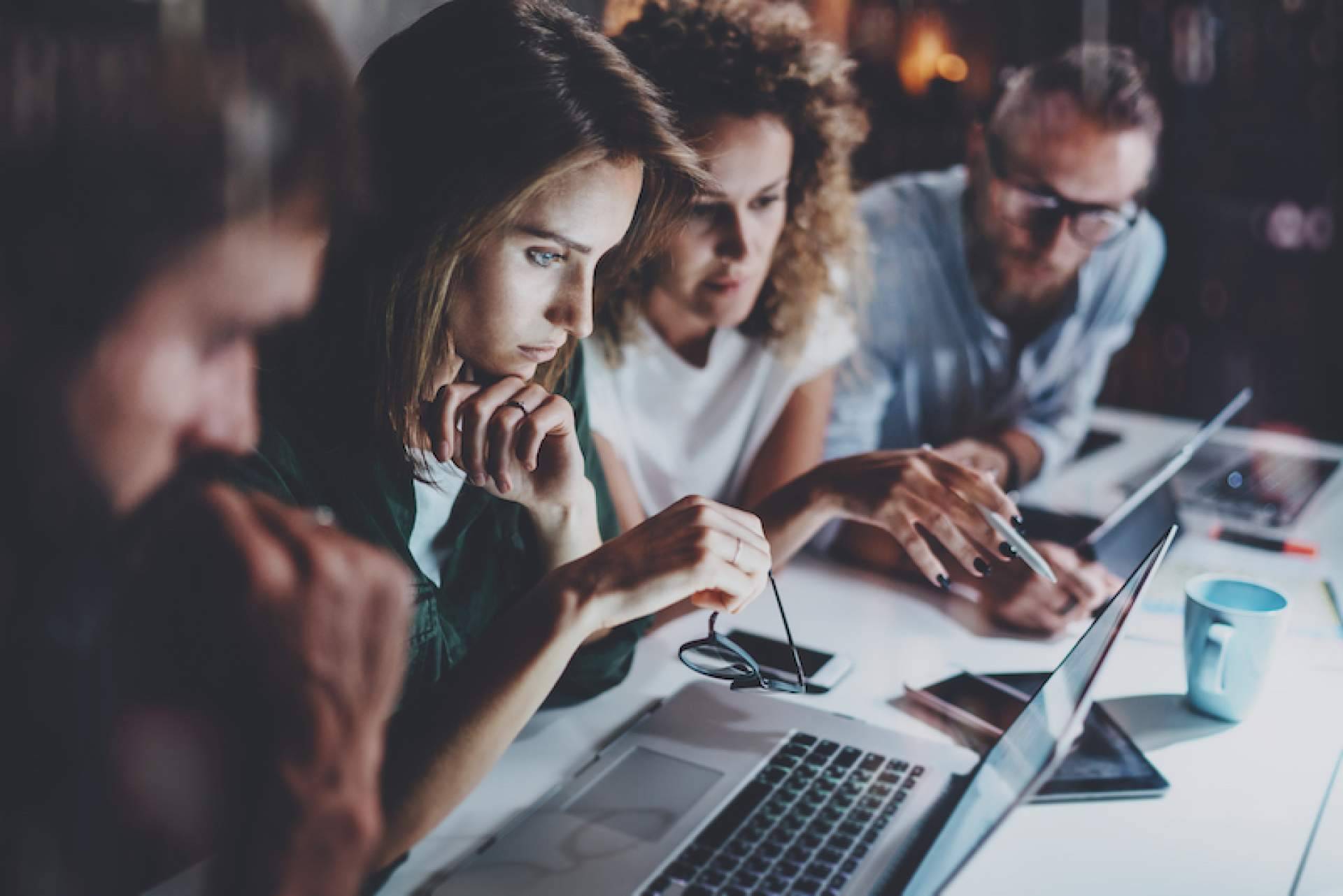 ¿Cómo se distingue el expertise técnico y de negocio en marketing digital de la mano de Müller y Perez Marketing y Perfomance?