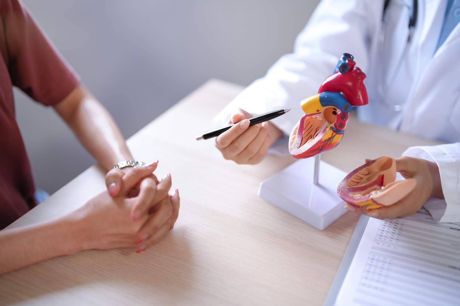 ¿Qué servicios cardiológicos se ofrecen en Clínica Express y por qué son tan importantes?