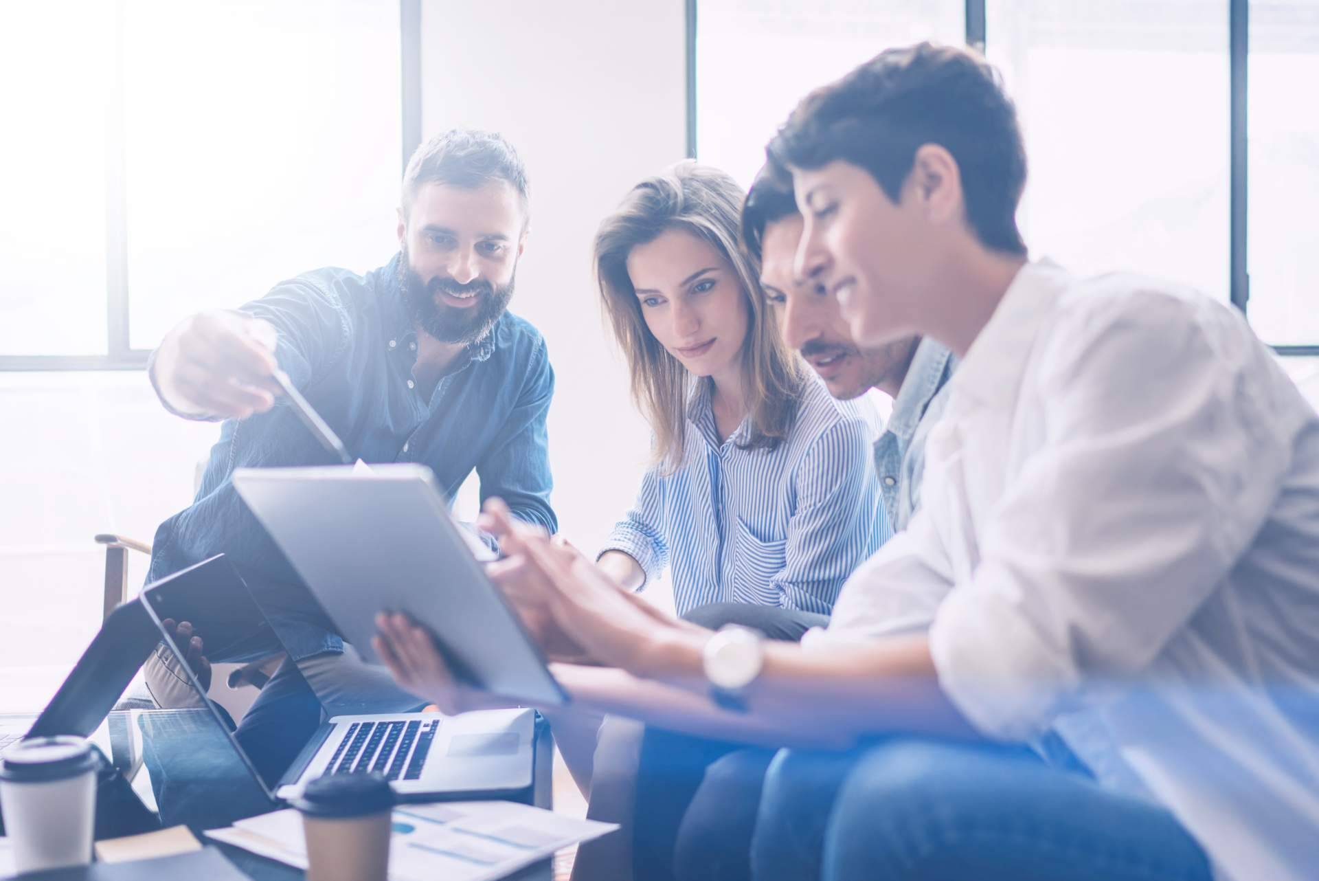 Estrategias y soluciones; experiencia e innovación en los servicios MaJu Studios