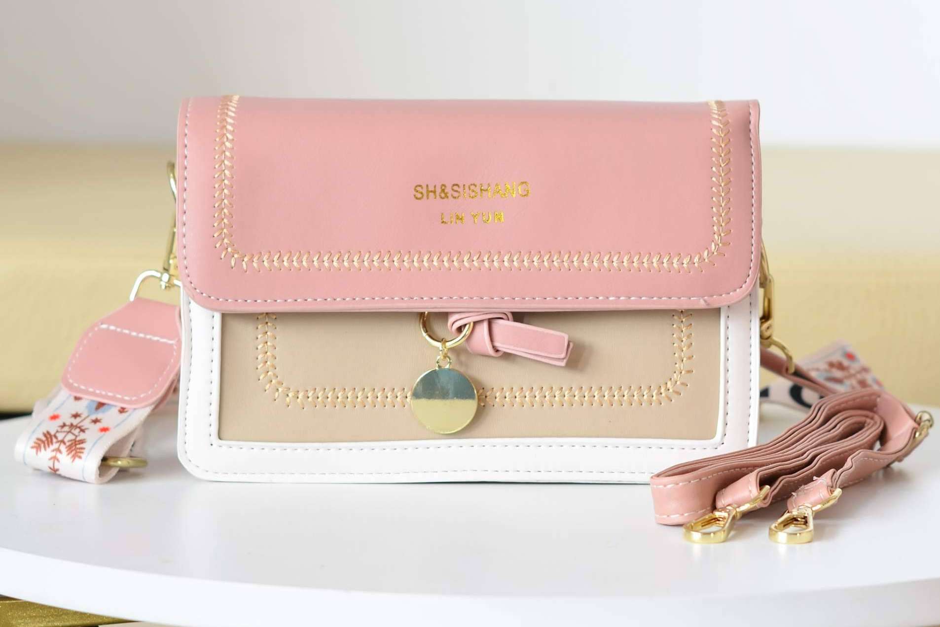 Bolsos de mujer de temporada en la tienda online colombiana Zavatty