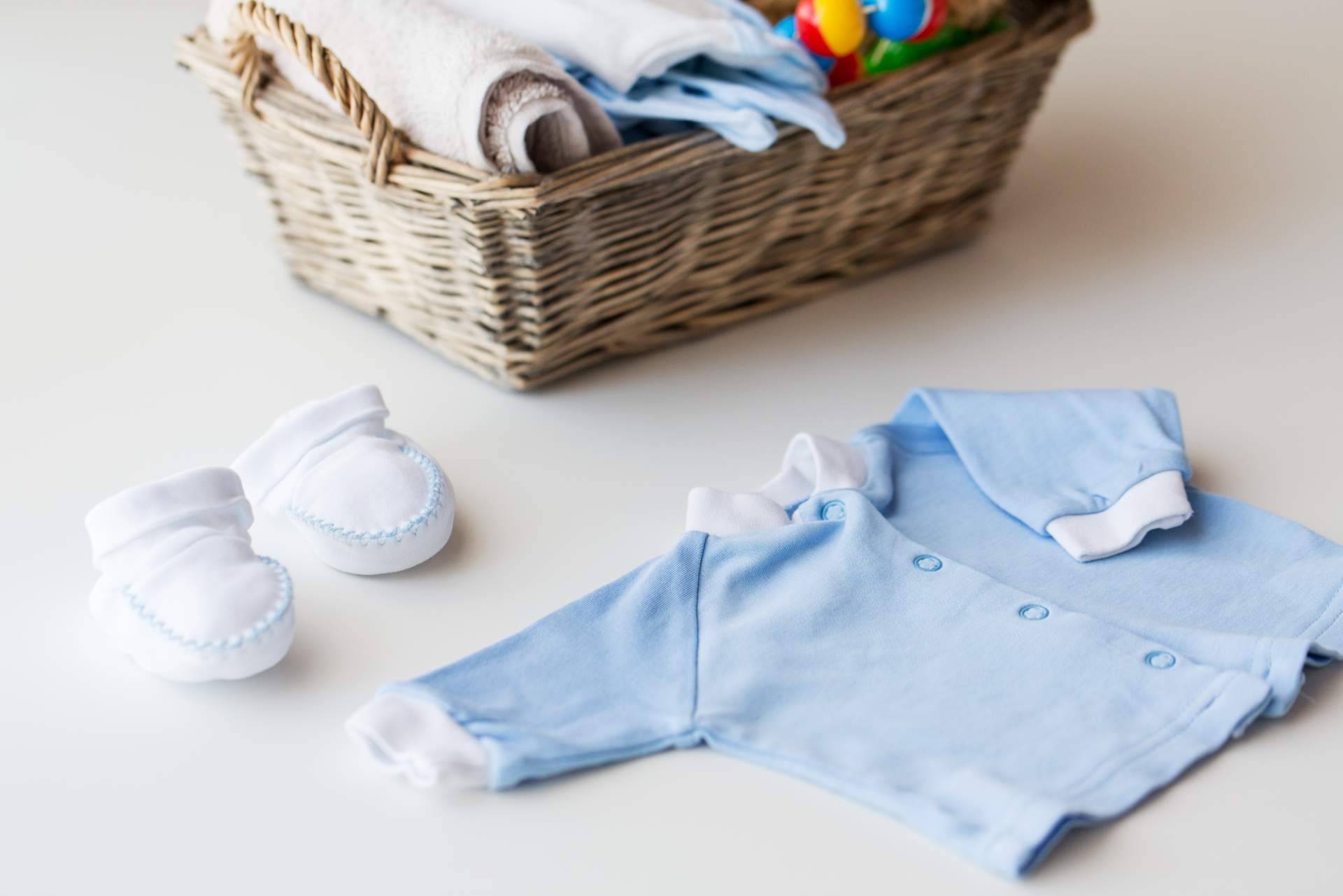 Ropa para bebé hecha con materiales suaves y transpirables para garantizar la comodidad del bebé durante todo el día